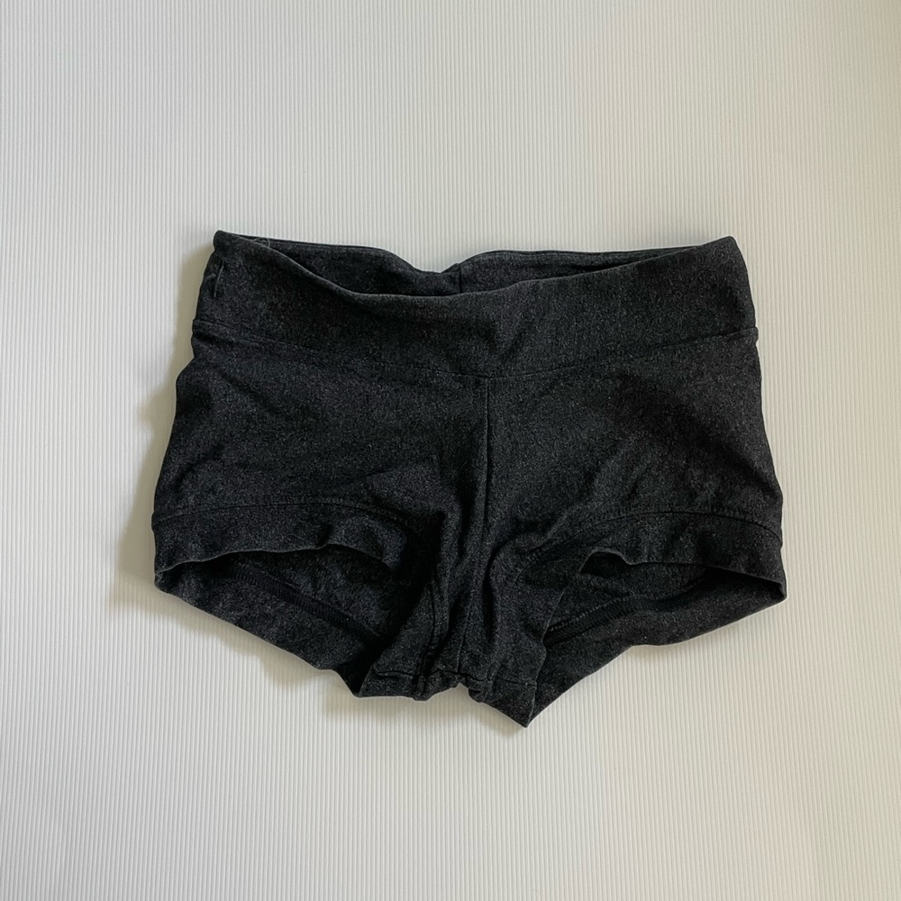 KTRNA Activewear chop shorts